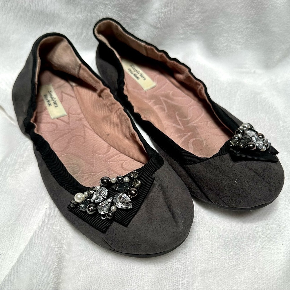 Simply Vera Vera Wang grey microsuede rhinestone embellished ballet flats size 7